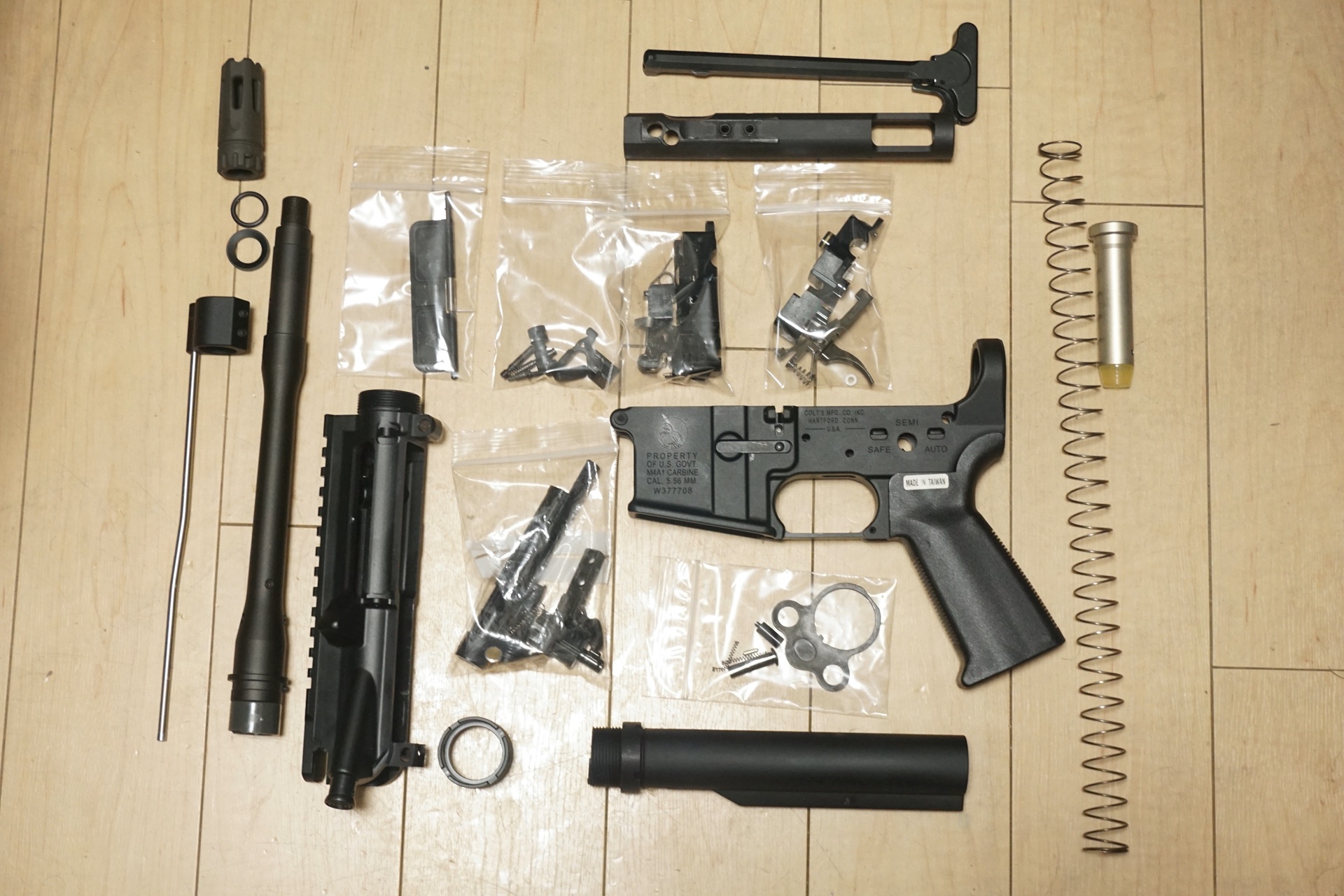 傷あり特価　人気AR15枚セット　まとめ売り 排莢式GBB RARE ARMS AR15を分解、内部を見ていきます | エボログ