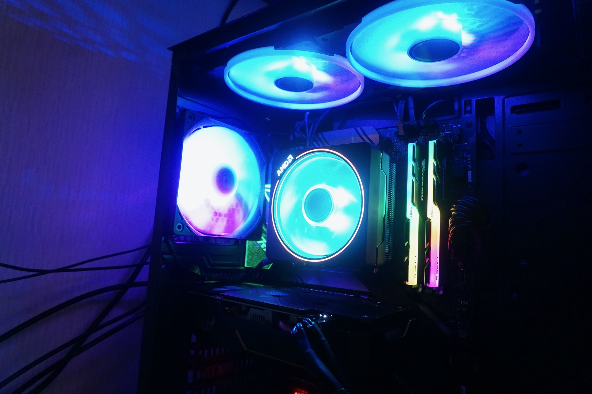 Sharkoon RGB FLOW ATX用にケースファンを追加しました