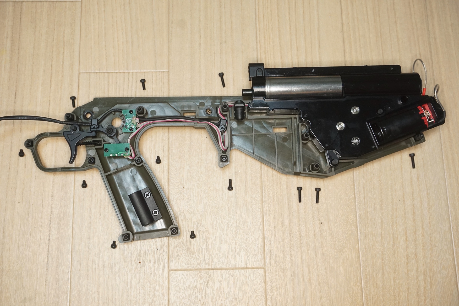 ARES/EMG KEL-TEC RDBを分解していきます（分解手順、バレル、メカボックス内部紹介） | エボログ