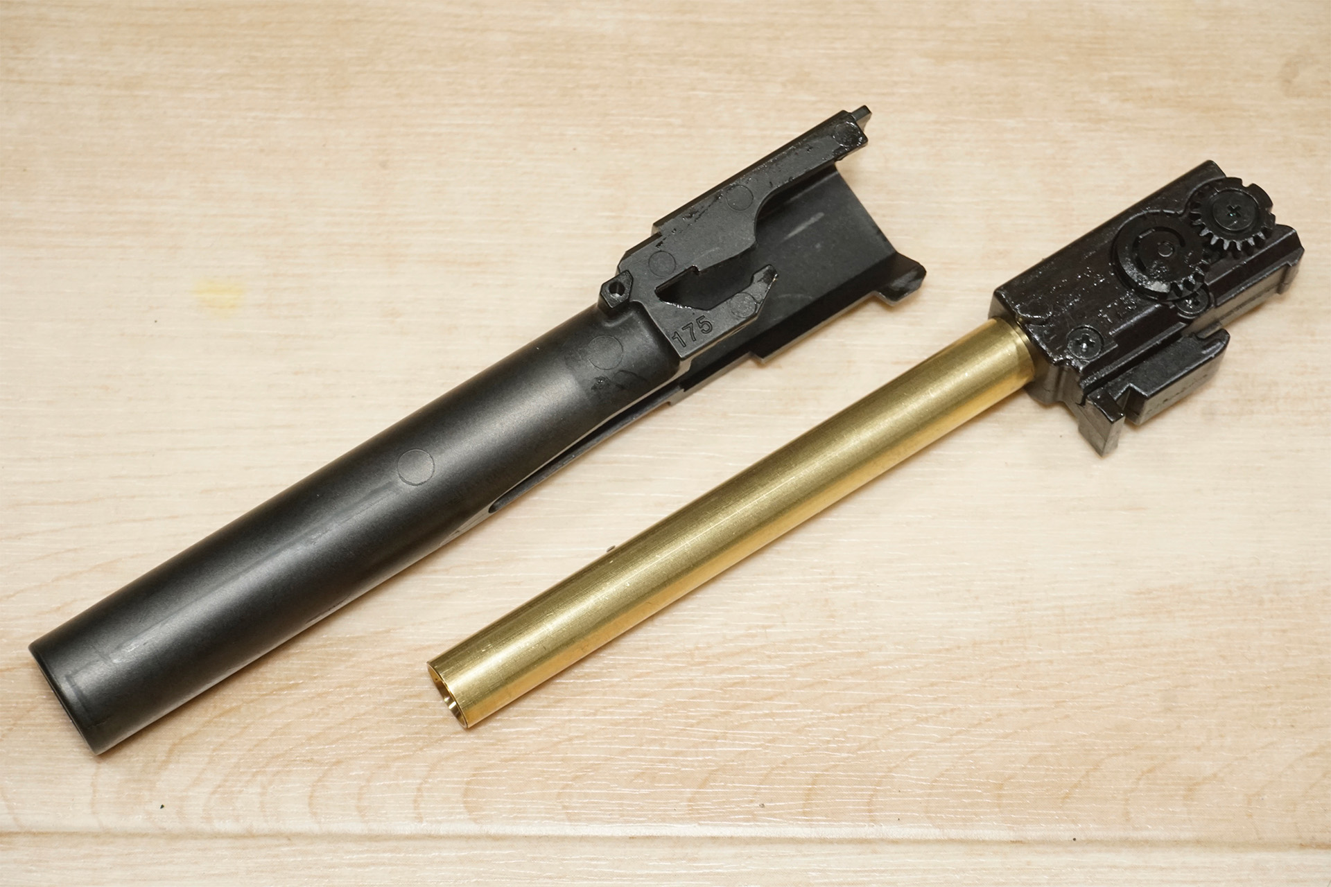 東京マルイ G17 Gen5 MOSの分解レビュー（バレル・ブリーチ・ハンマー