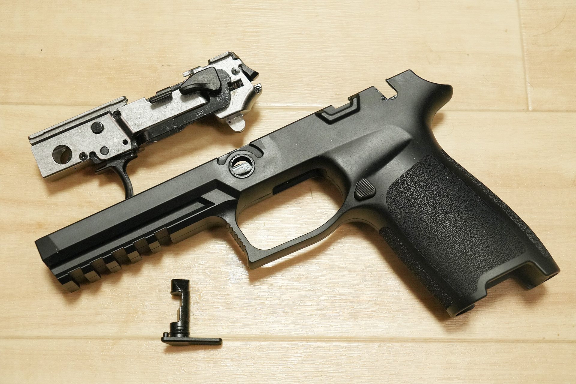 東京マルイ P320 FULL SIZE GRIP MODULE:Mの分解レビュー（バレル周り