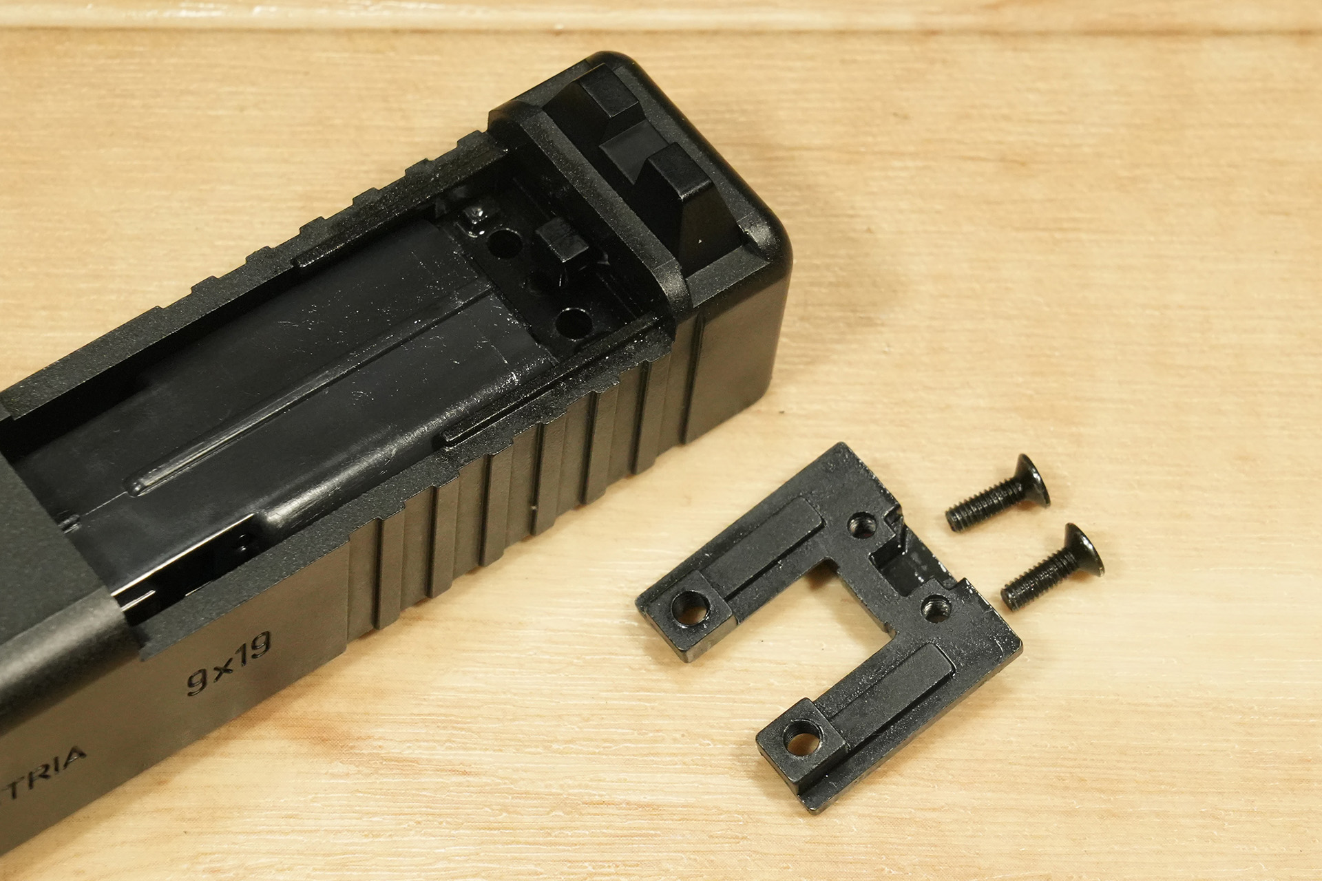 東京マルイ G19 Gen5 MOSをG17 Gen5 MOSと比較しながら分解していき