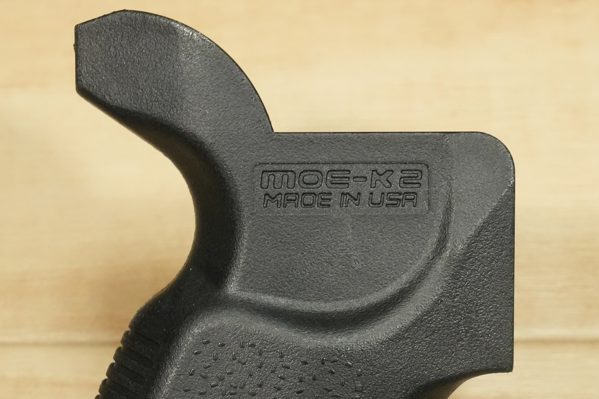 SAA製スタンダード電動ガン用MAGPUL MOE-K2タイプグリップをE&C E-BOLT