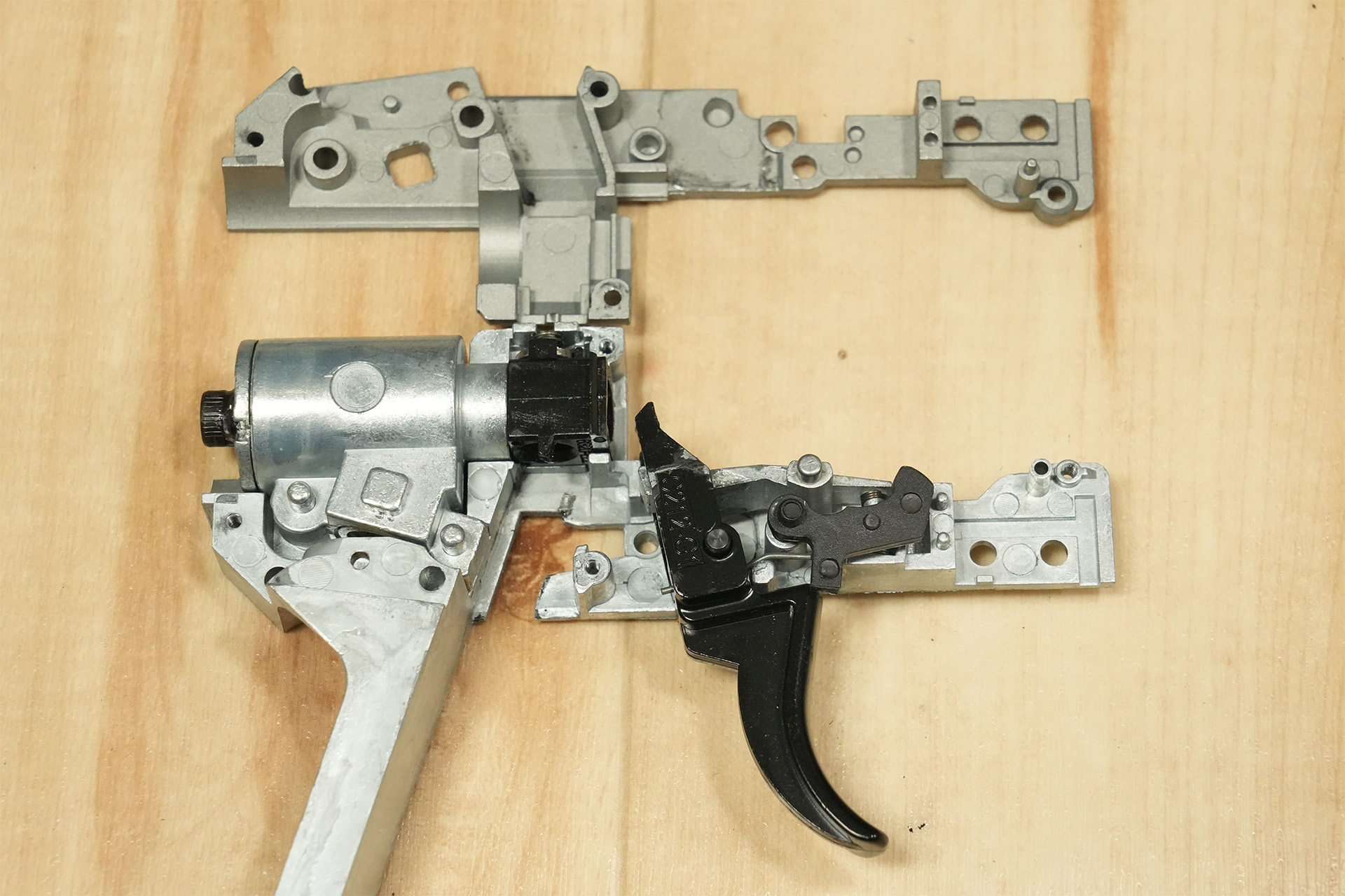 WG(Win Gun) Herd Wolf MODEL 212 CO2ガスライフルの分解レビュー