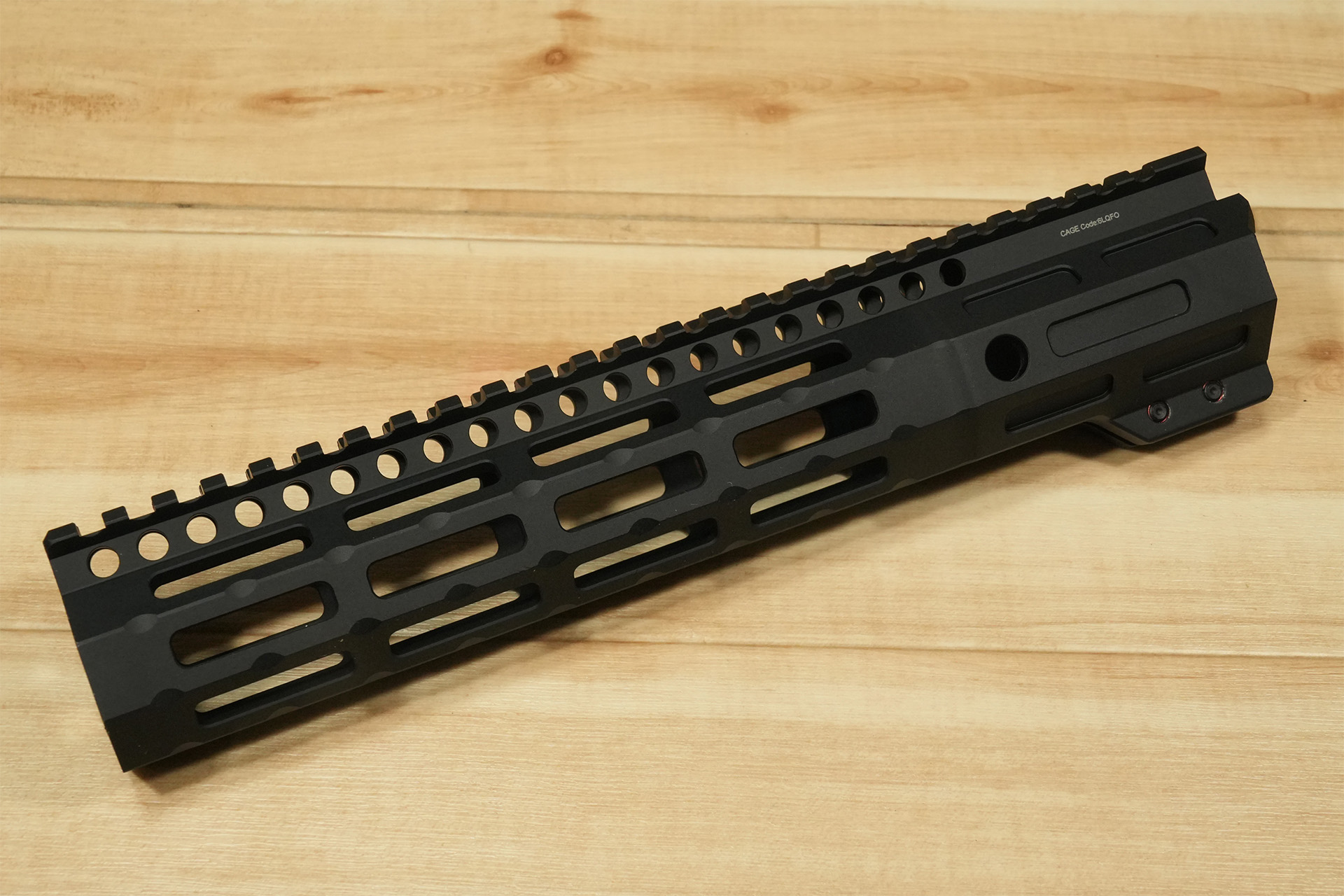 EVOLT RS用にMidwest Industries AR15 Night Fighter M-LOK Handguard