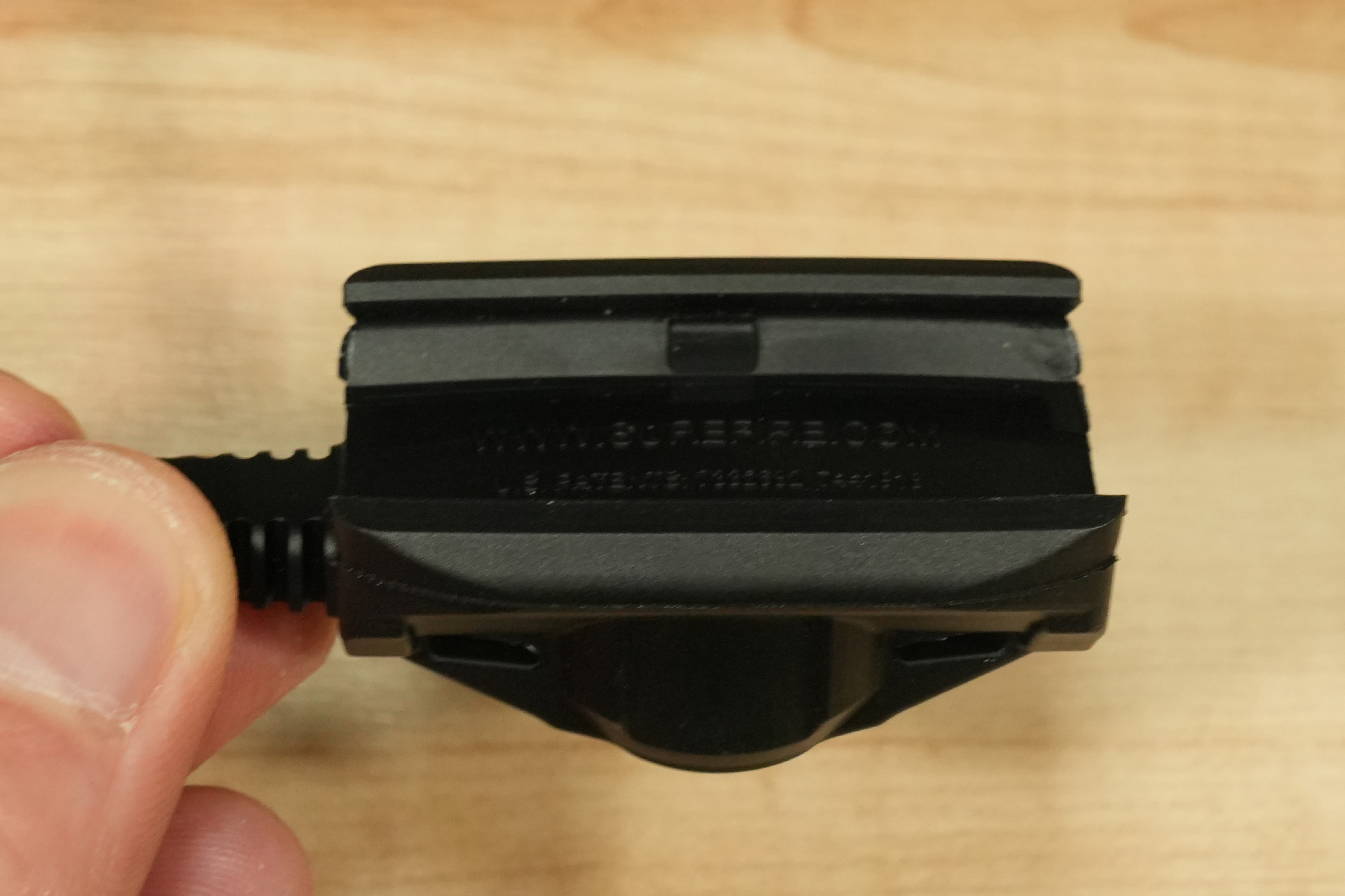 SUREFIRE製リモートスイッチ、WEAPONLIGHT SWITCH CSP-07とUE SCOUT