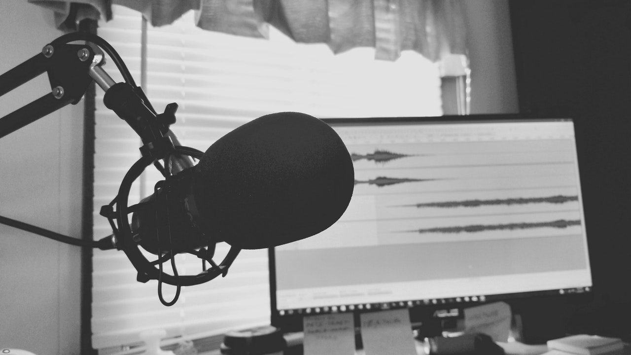 cyber security podcasts - podcast mic. Image by Tommy Lopez from Pexels
