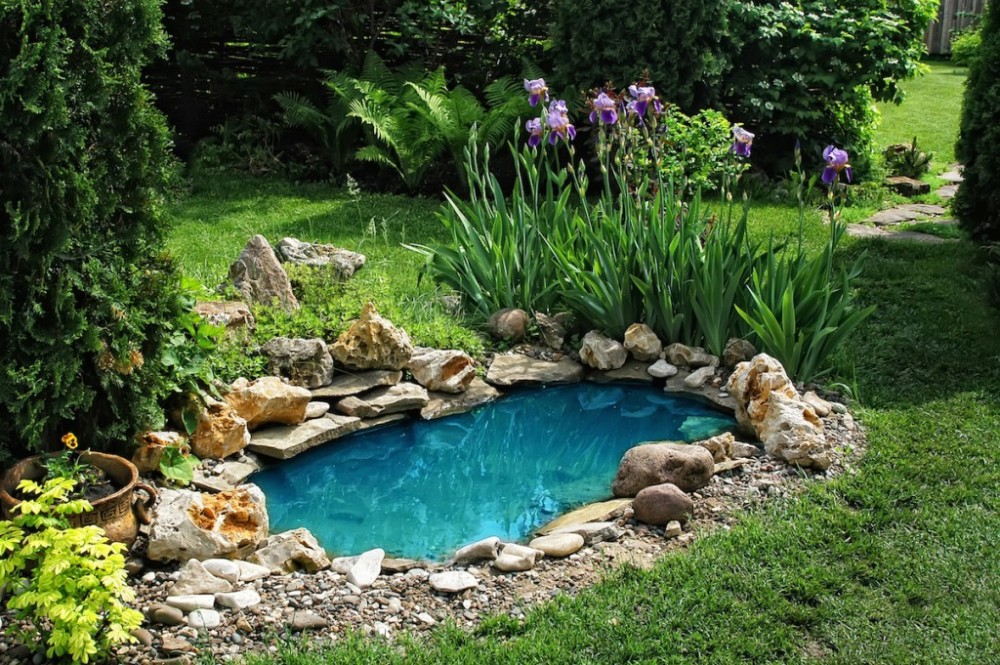 15 breathtaking backyard pond ideas