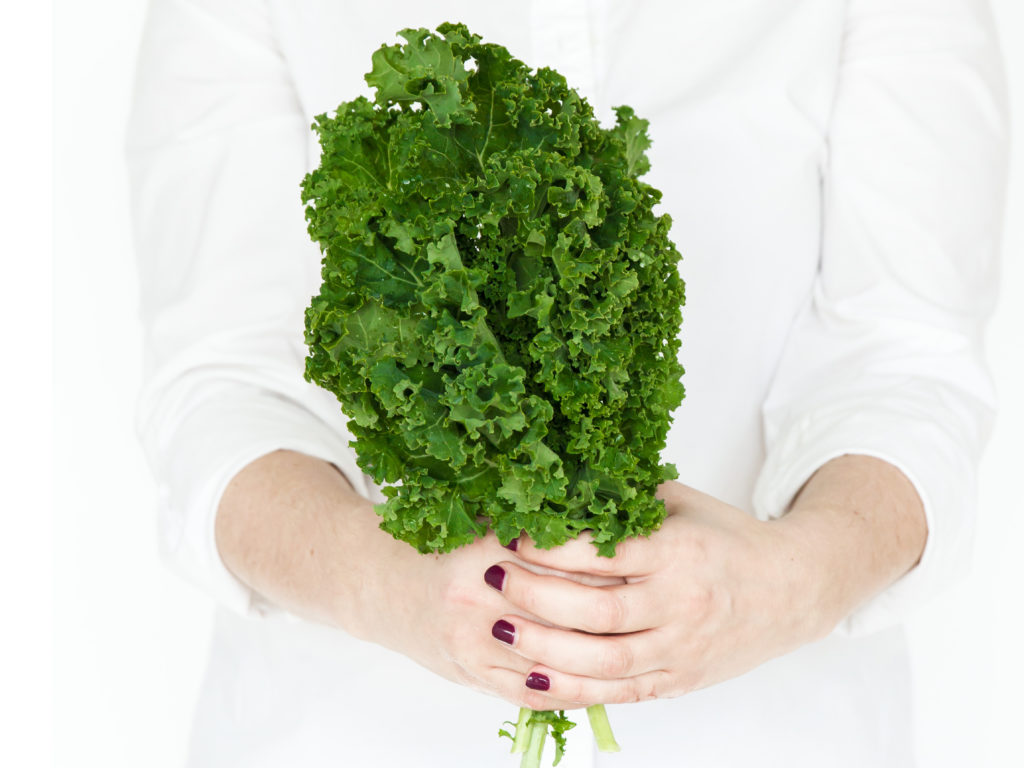 Benefits of Kale for Skin &amp; How to Use Kale in your Skincare Routine