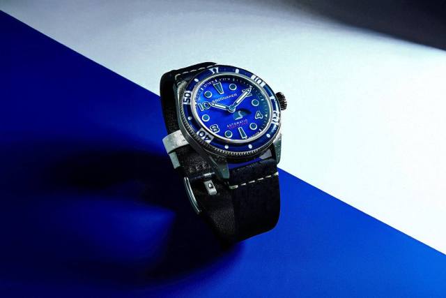 Case Spinnaker Fleuss Automatic SP-5168-01 Nessie Pearl Diver Limited Edition