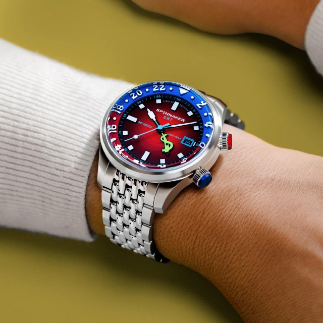 Spinnaker Bradner GMT SpongeBob SquarePants Bubbly Grins di pergelangan tangan