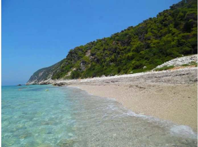 Tsoukalades: A Tranquil Escape into Traditional Greek Charm on Lefkada's Western Coast!