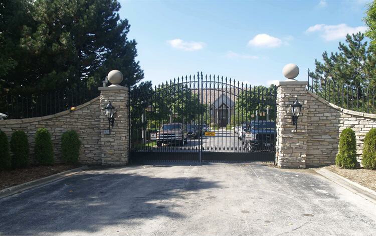 R kelly's olympia fields home in foreclosure