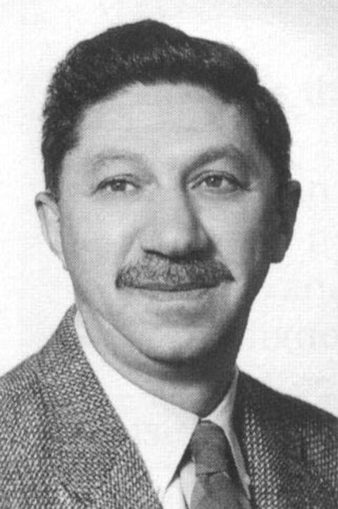 Abraham maslow was an american psychologist who was best known for creating maslow's hierarchy of needs, a theory of psychological health . La pyramide de Maslow: la hiérarchie des besoins humains ...