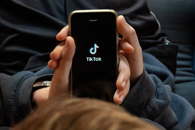 TikTok vs Instagram Reels vs YouTube Shorts : quelle plateforme choisir ?