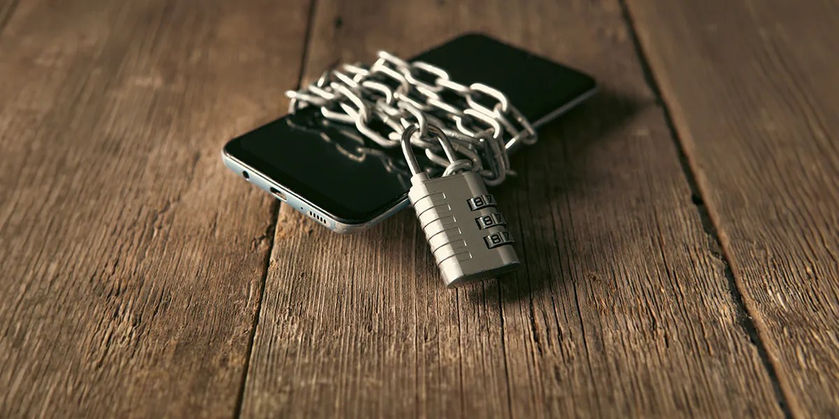 Como navegar em segurança na internet: ouve o podcast e aprende a proteger os teus dados