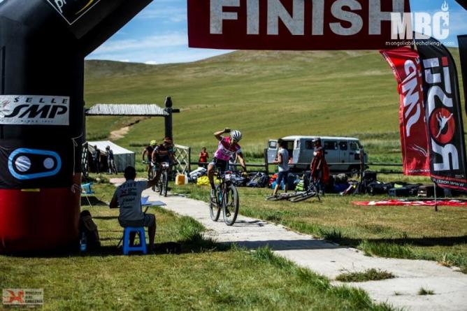 Nicholás Pettiná mongoliabikechallenge.com