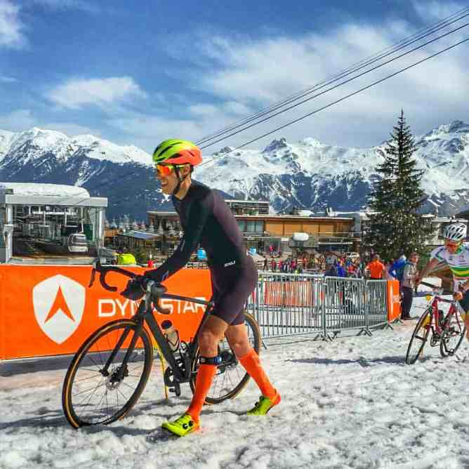 nicolas raybaud sur son tarmac specialized au triathlon dynastar X3 courchevel