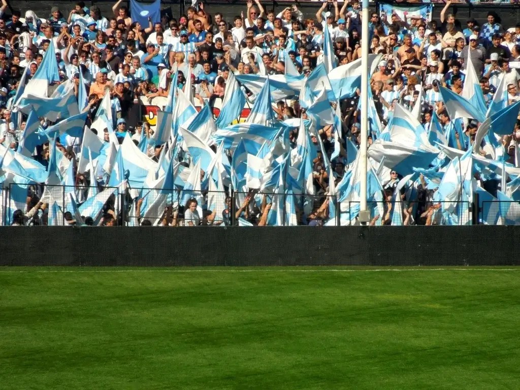 Last-Minute Flights to Sold-Out Sporting Events: How to Beat the Price Spikes