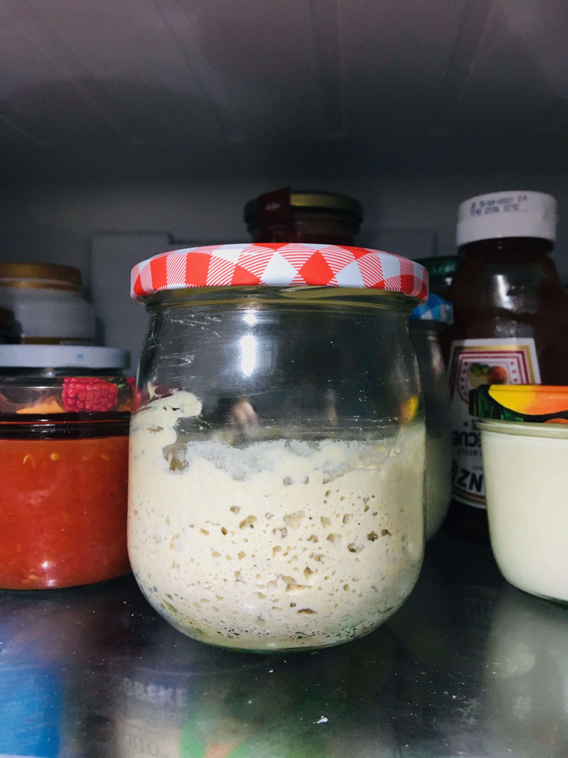 bis zur nächsten Verwendung im Kühlschrank aufbewahren - nach etwa 10 Tagen wieder auffrischen