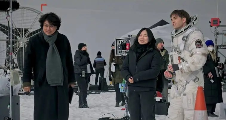 Mickey 17 behind the scenes
