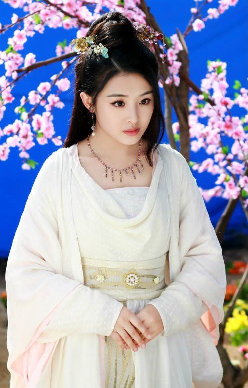 Blocks away, the aroma of fresh baked goods tantalize the nose. BÃ nh QuÃ¡n Anh - TrÆ°Æ¡ng HÃ m Váº­n yÃªu nhau tá»« bao giá»