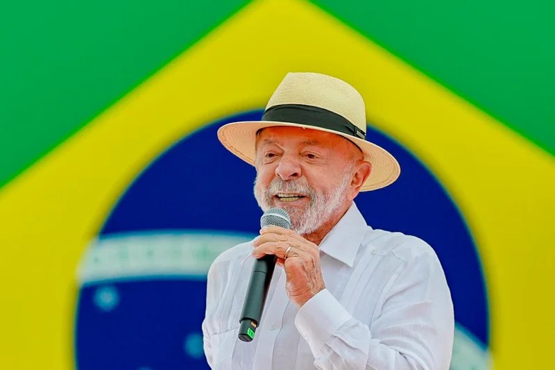 Com ares de “bala de prata”, imagem de Lula é explorada à exaustão no guia eleitoral