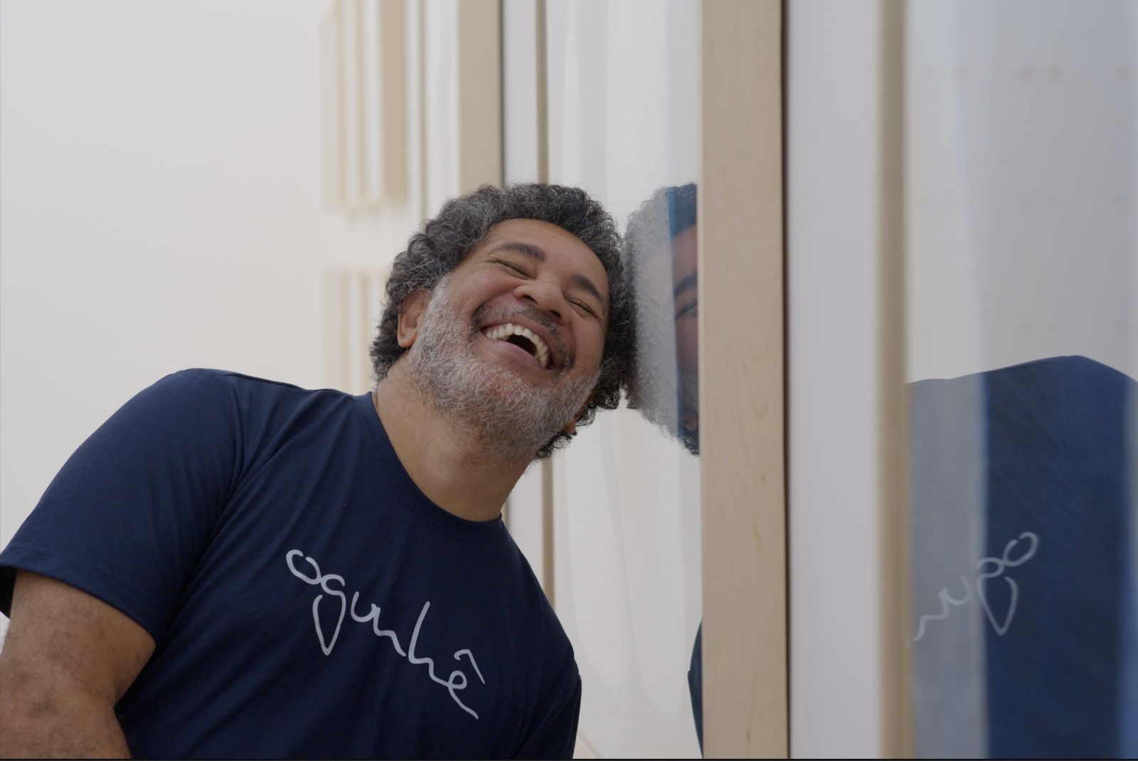 Ogum, e memória afro-brasileira inspiram exposição de Luiz Martins no Recife