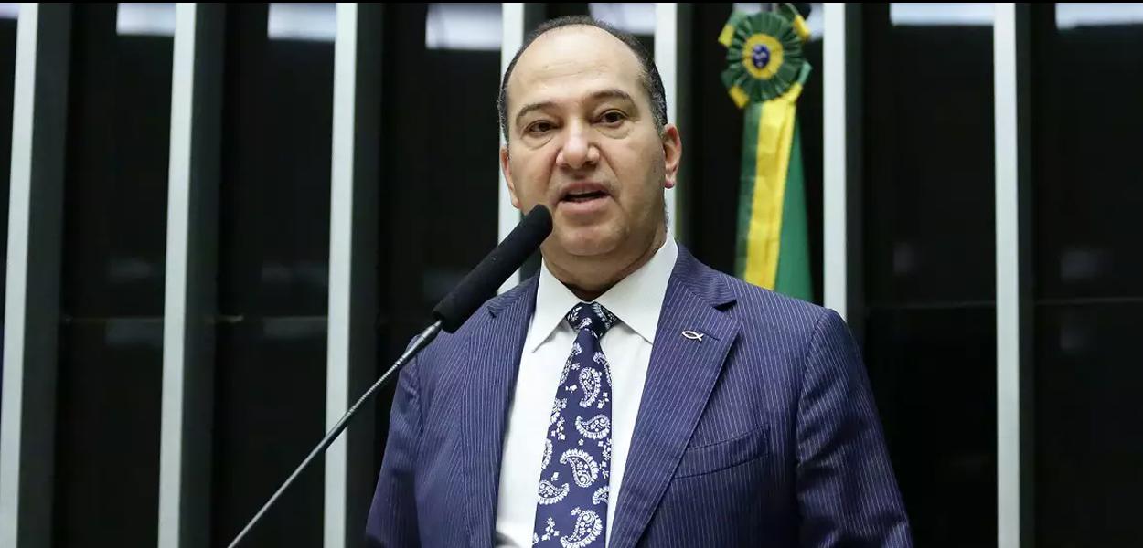Subsecretário de Saúde Rômulo Coelho apagou foto com Pastor Everaldo