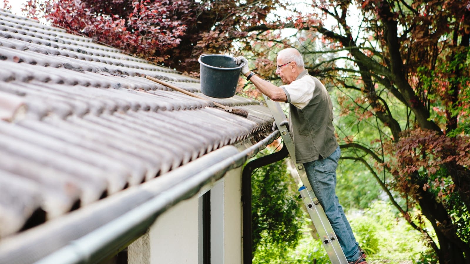 Spring Insurance: 5 Tips for Seasonal Risks