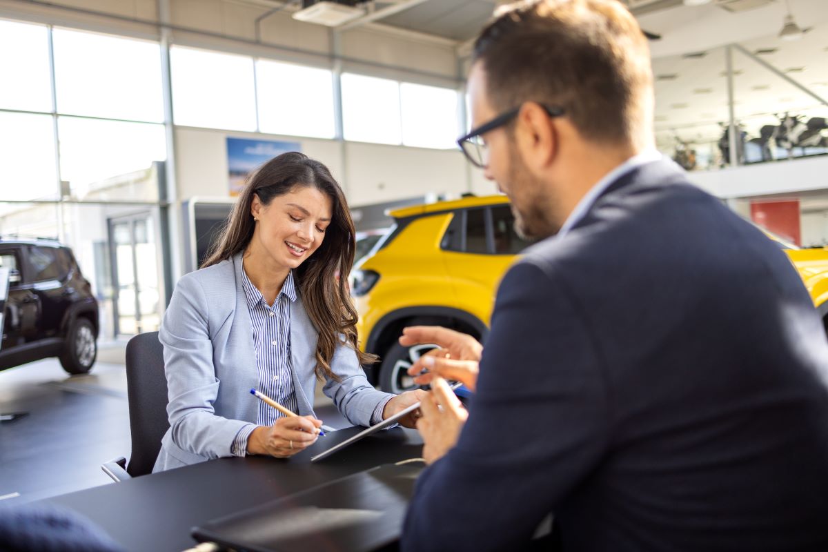 Embedded Auto Insurance Explained: Pros, Cons & Real Examples