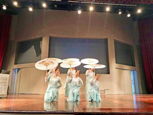 Chinese Cultural Performance by Nanyang Polytechnic students.