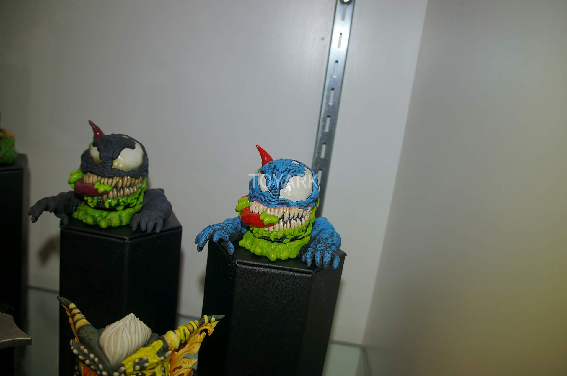Mondo Shows Off More 'Mondoids' Vinyl Toys; 'Jurassic Park' and
