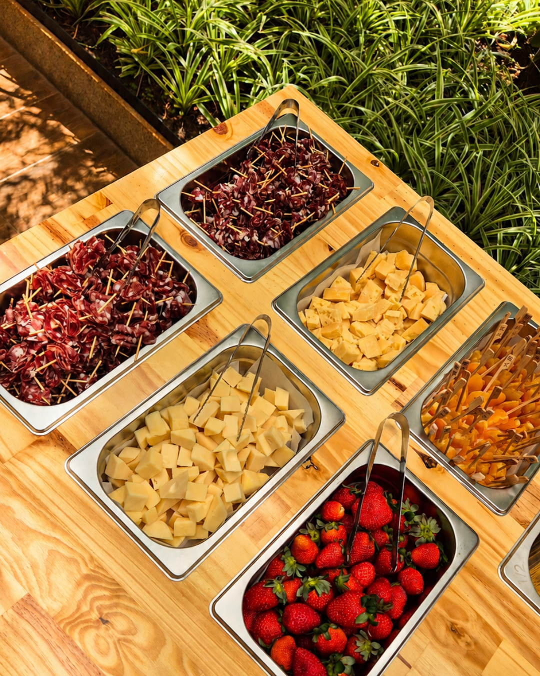 Mini Wedding e Festas Íntimas: Por que o Charcutaria Bar é a Escolha Perfeita