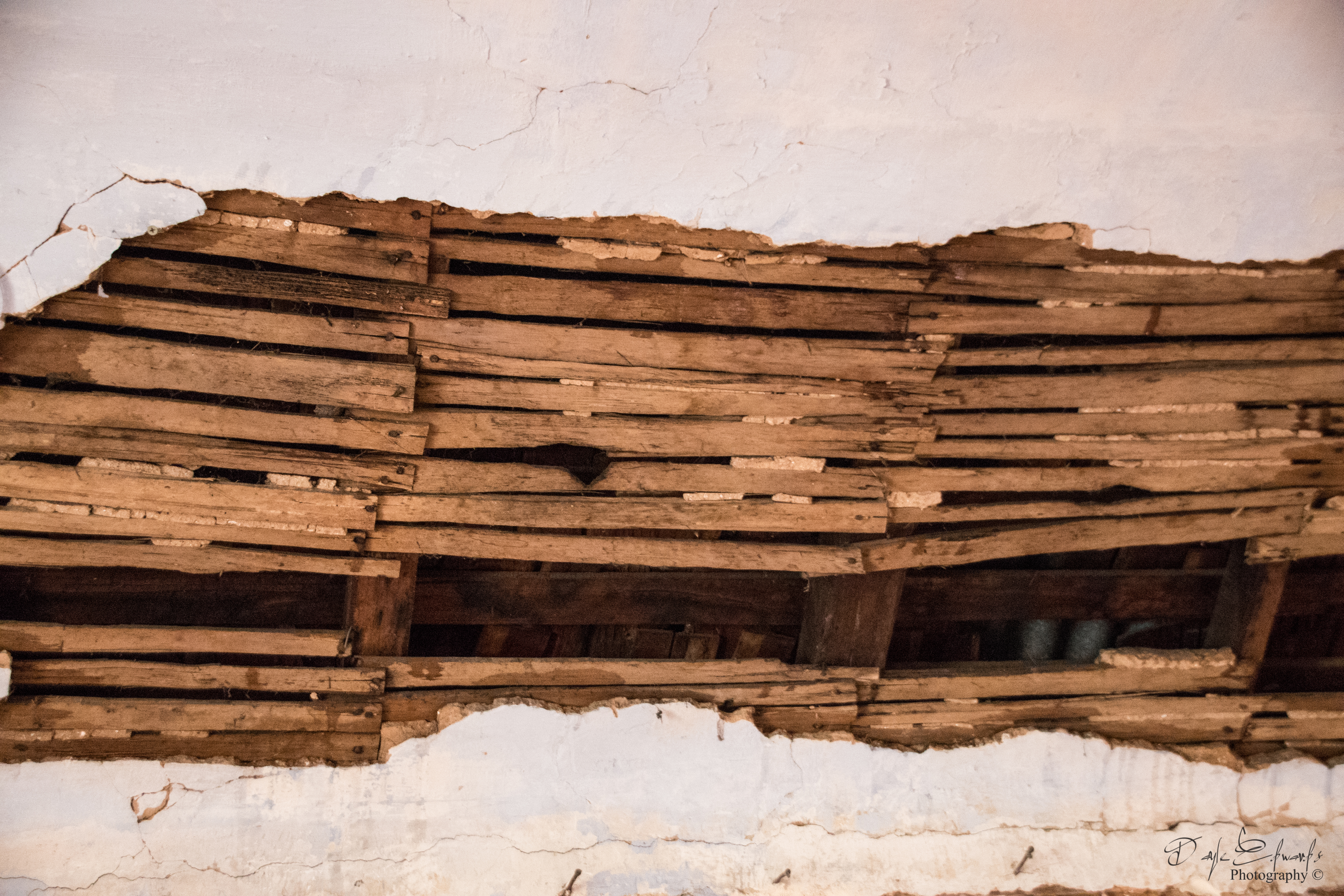 dairy-cottage-ceiling