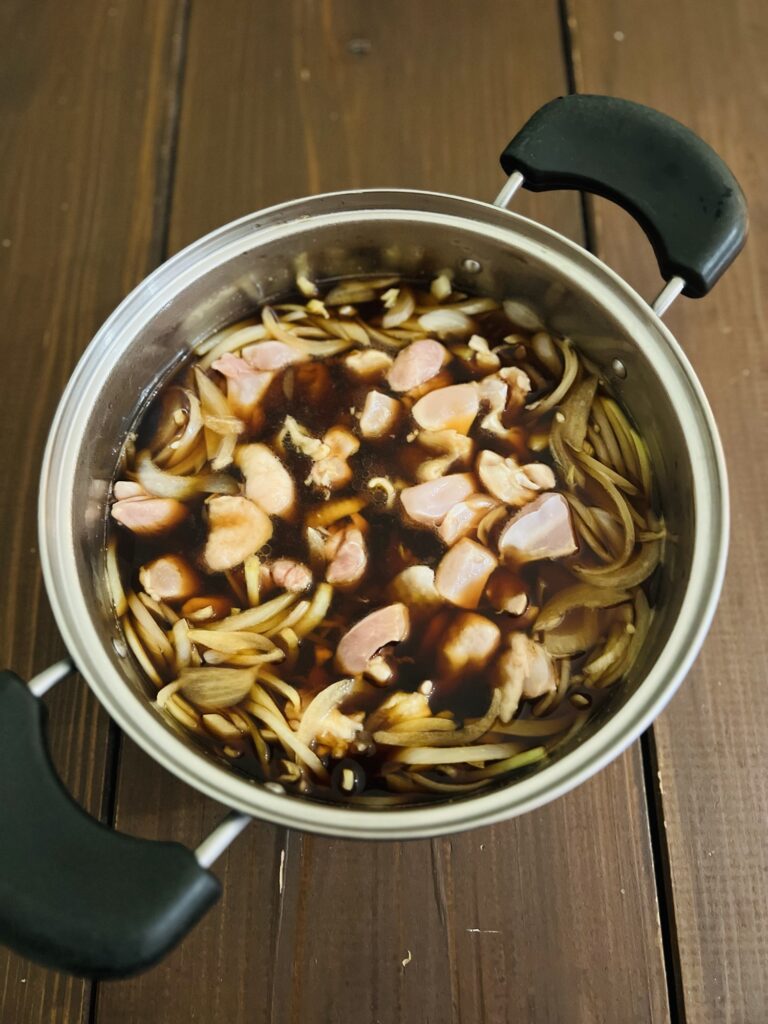 だし香るやさしい味わいの親子丼