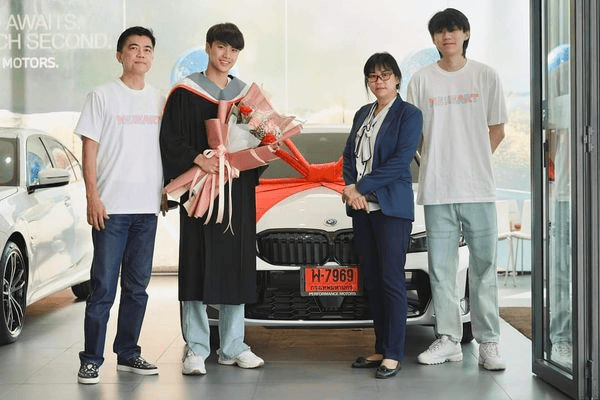 Why Ohm Pawat Let His “Bad Hobby” in the Bad Buddy to Ride on His Car?” –  BL WORLDZONE