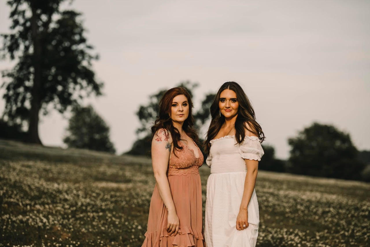 CALAMITY JANE combine the candour of country with the bounce of pop while LOOKING BACK