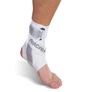Aircast A60 - Tobillera de apoyo para el tobillo, pie izquierdo, blanco, talla S (talla de zapato: hombre 4-7 / mujer 5-8.5)