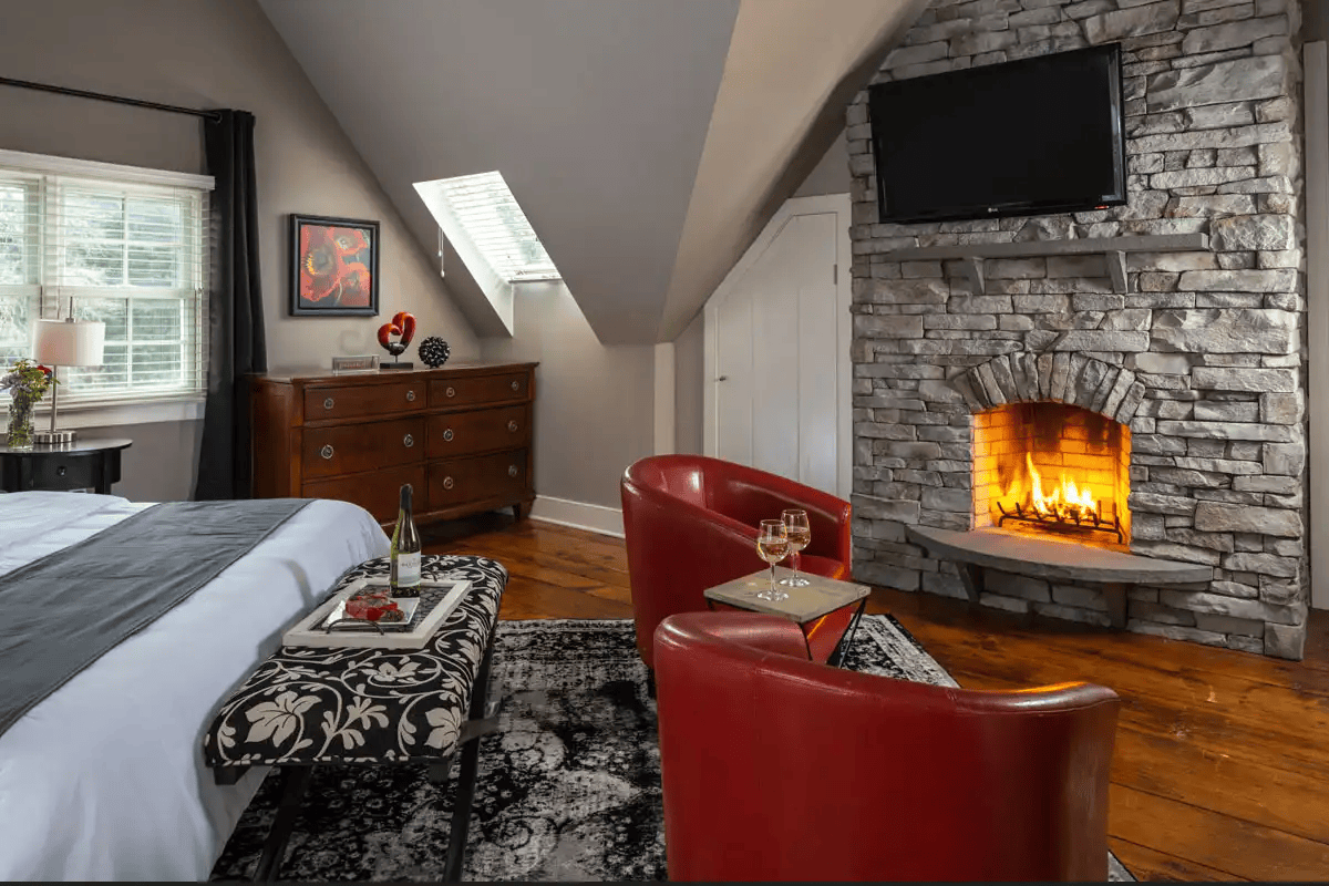 Lancaster PA Bed and Breakfast Historic Smithton Inn guest room