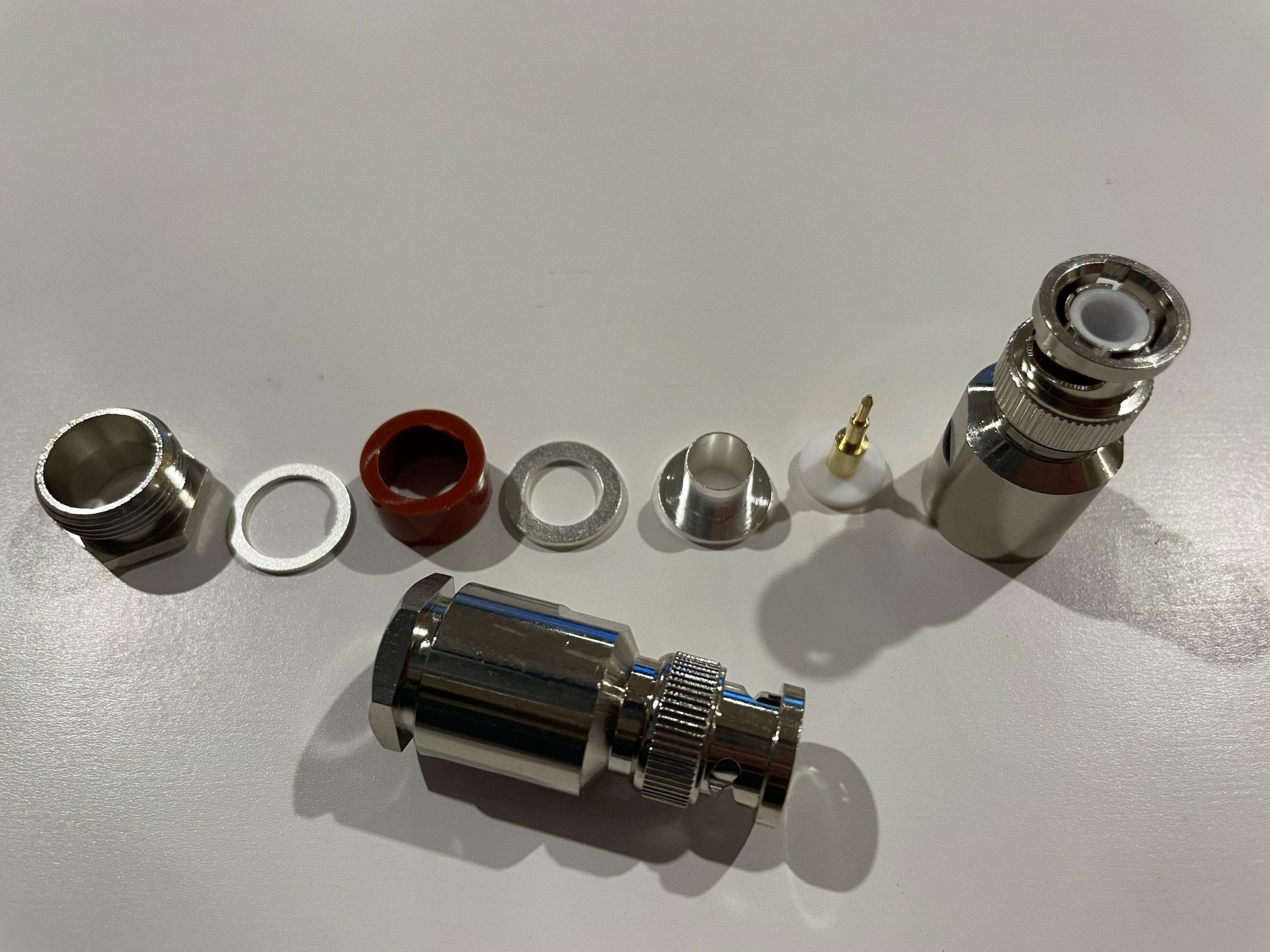 BNC (M) Clamp Connector RG213, LMR400