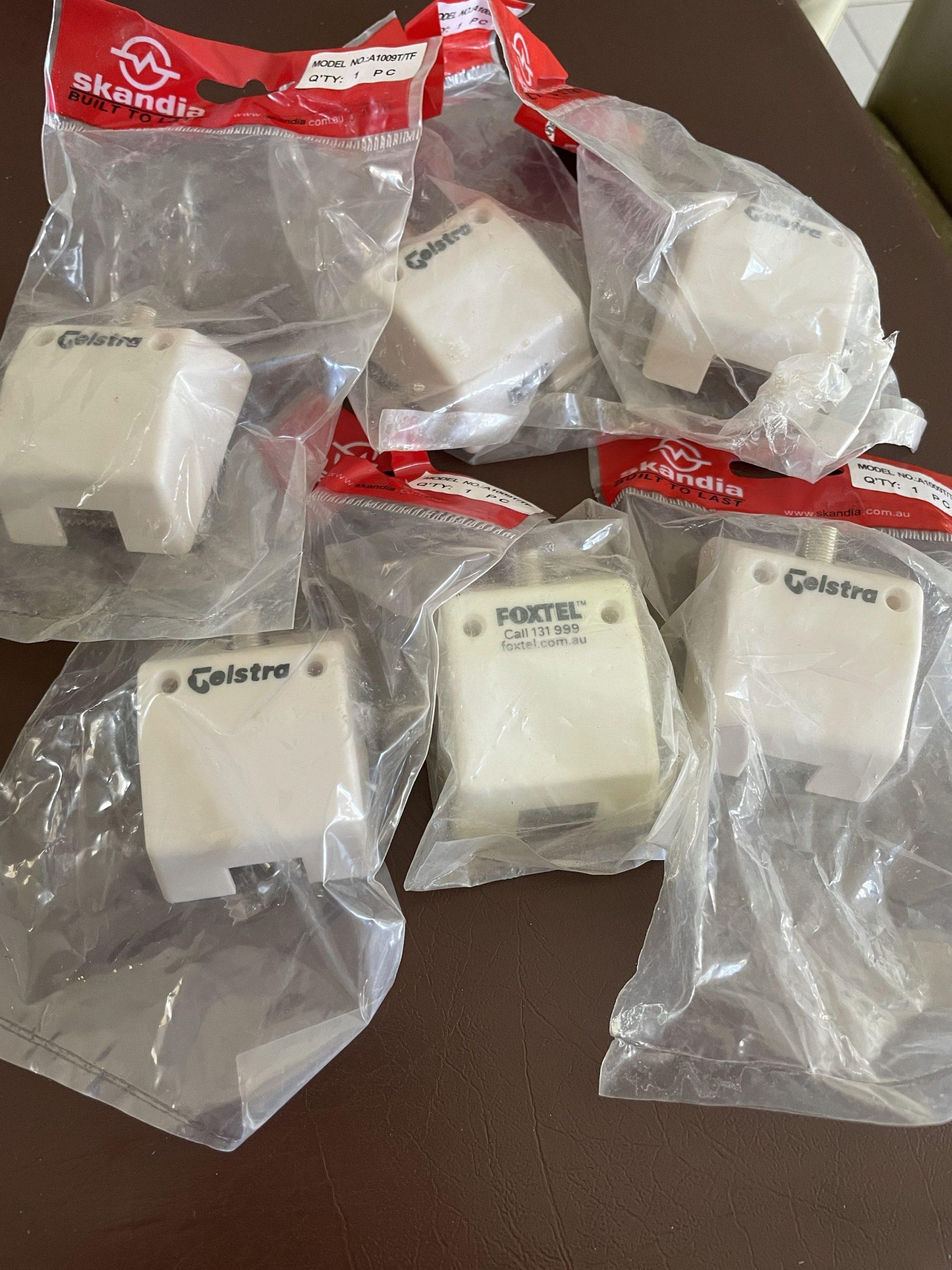 N.O.S Telstra and FoxTel F connector Architraves Mount