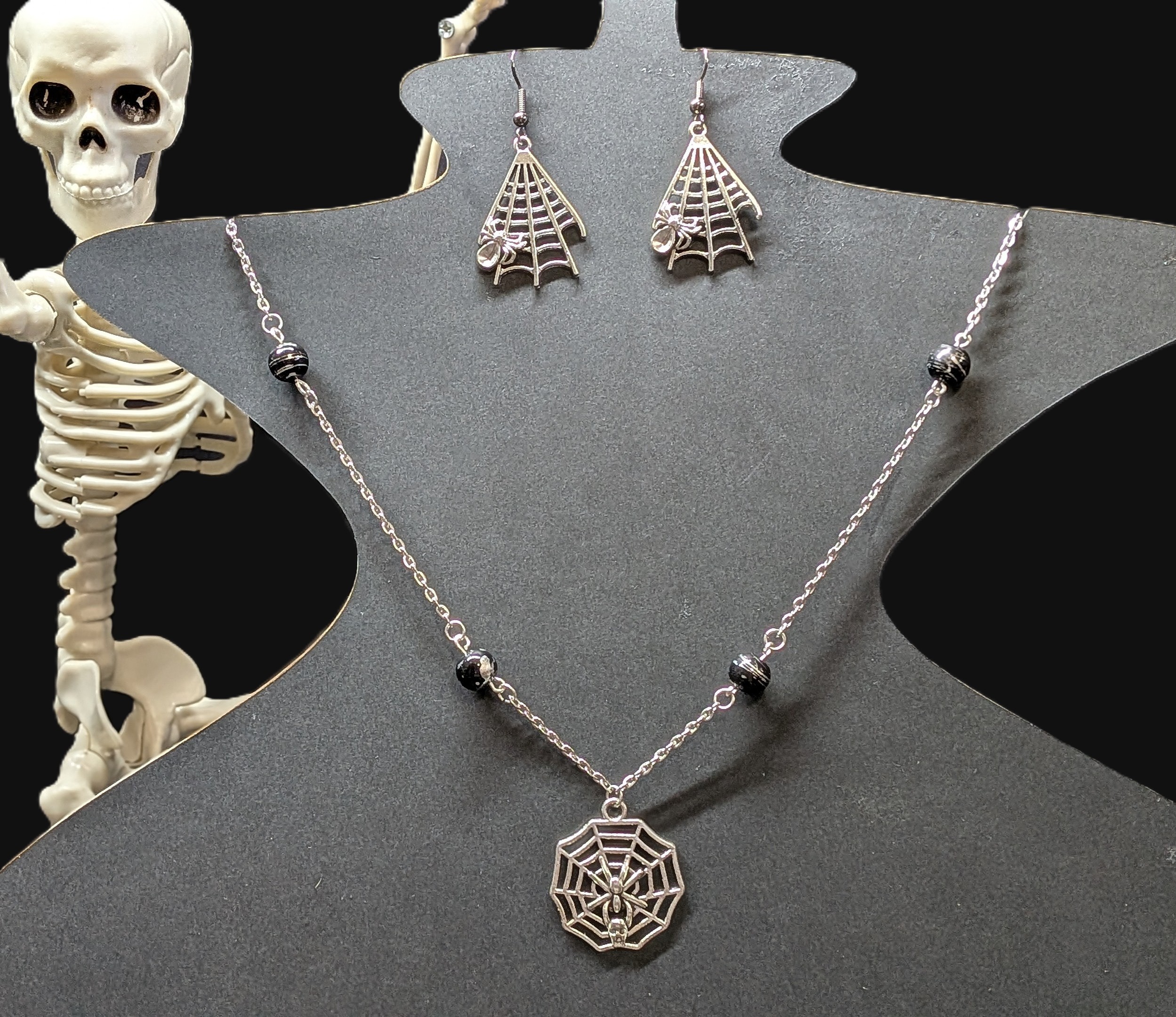 SPIDER WEB NECKLACE & SPIDER WEB EARRINGS