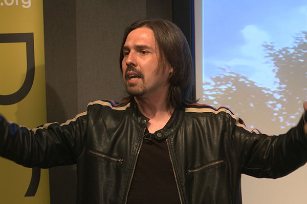 César Hidalgo presents his ideas at the RSA