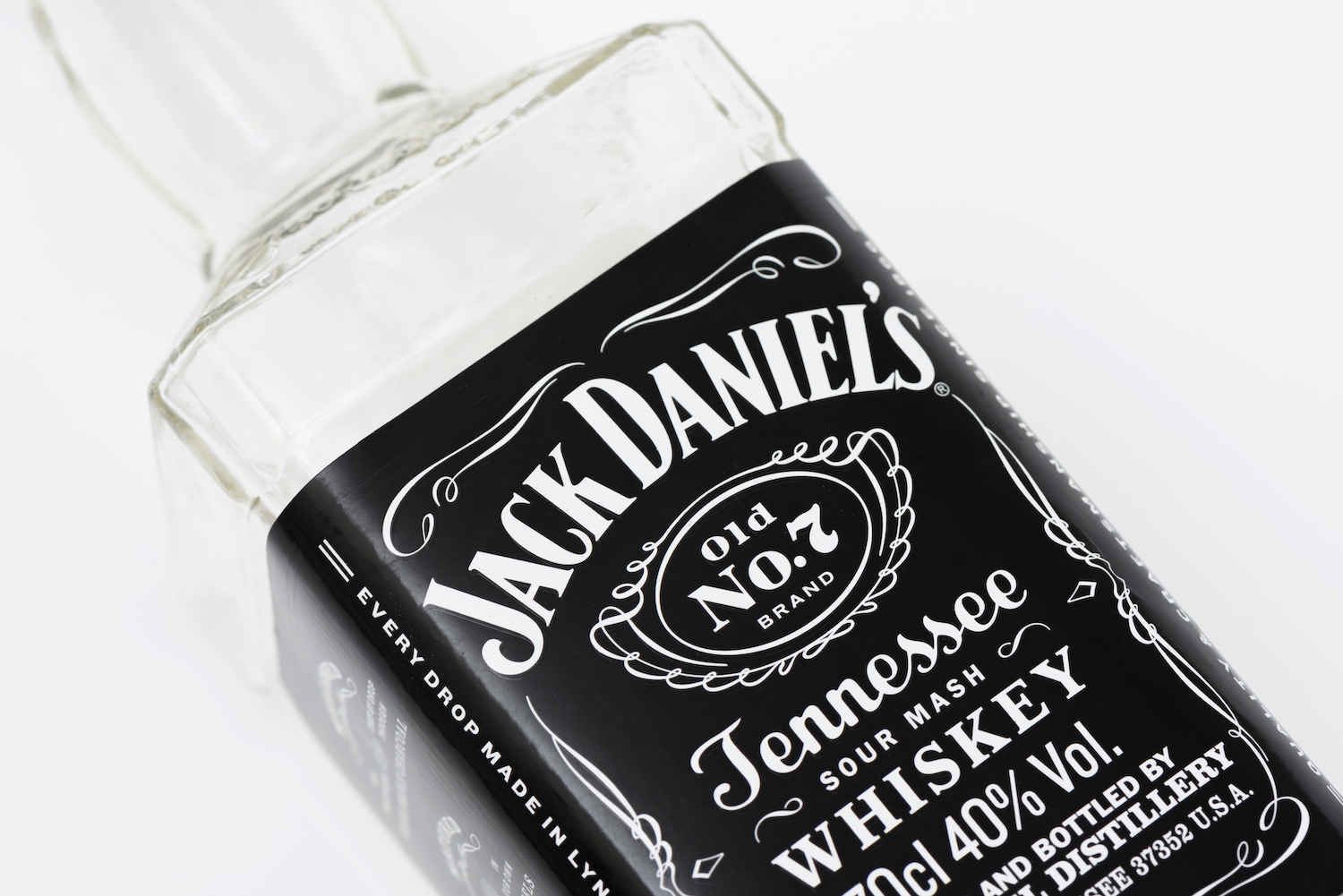 Man turns a Jack Daniels bottle into a cool but hilariously large "shot