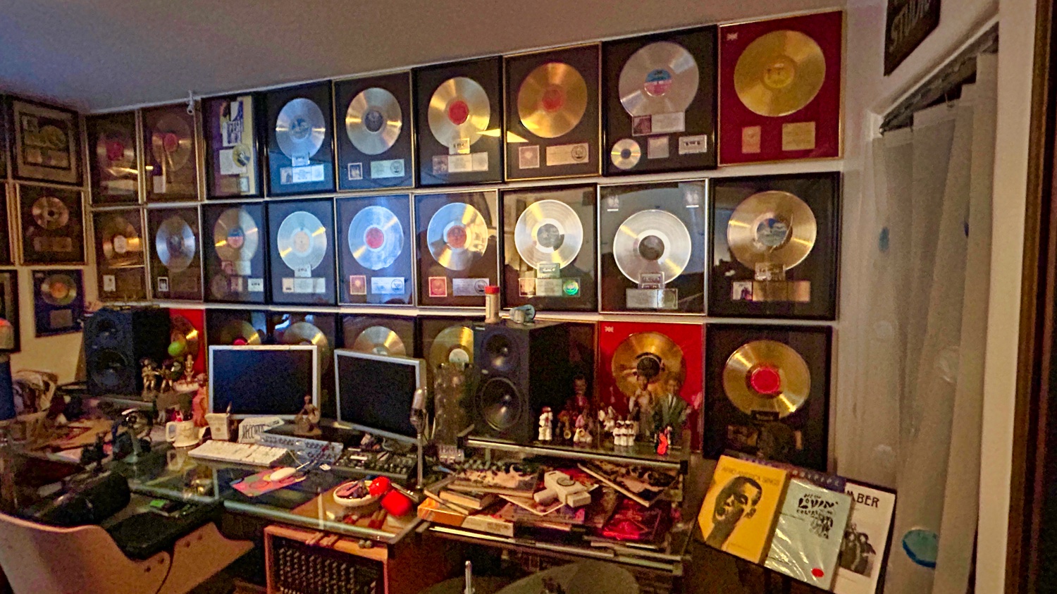 Allee Willis's in-home recording studio (Mark Frauenfelder)