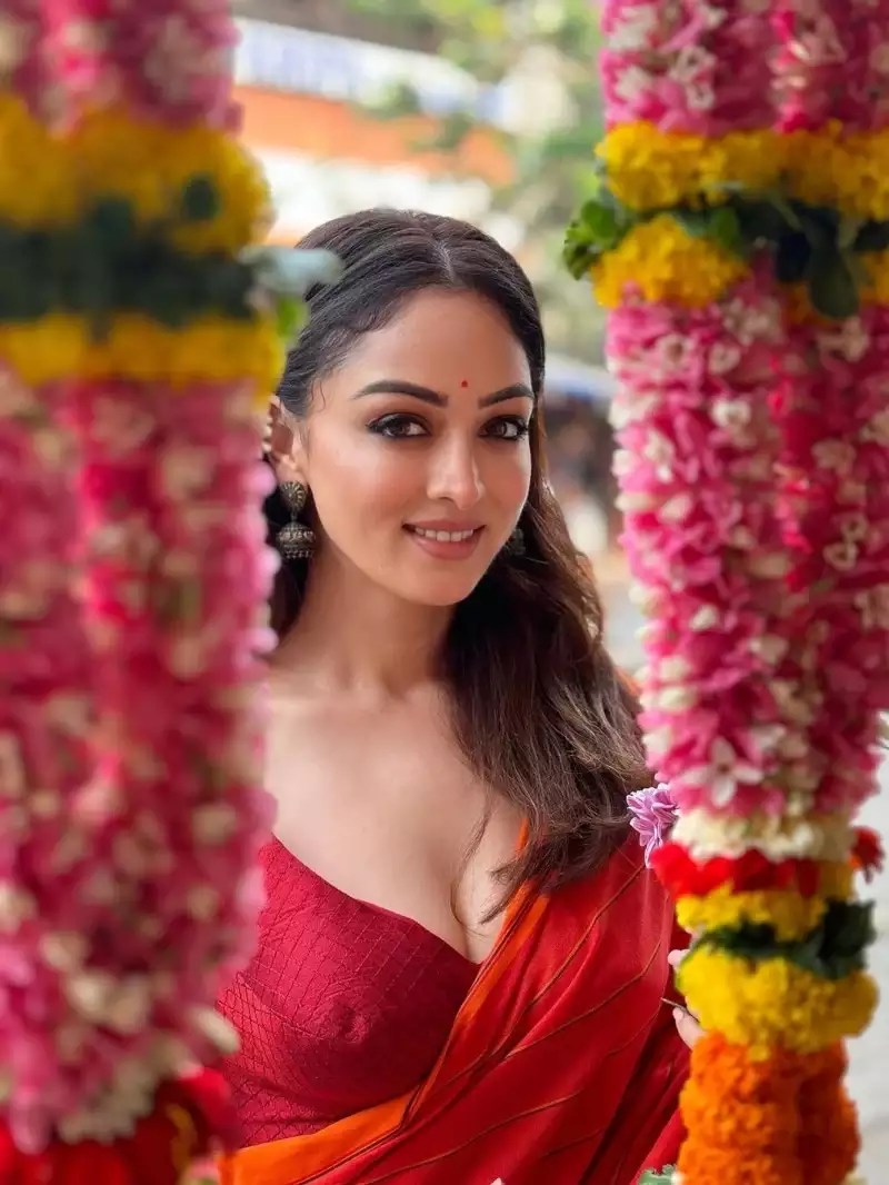 Photos : Sandeepa looks gorgeous in her latest ethnic look