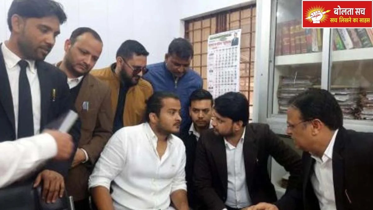 दो पासपोर्ट मामले में अब्दुल्ला आजम को कोर्ट में जमा करना होगा पासपोर्ट, अगली सुनवाई 10 नवंबर को