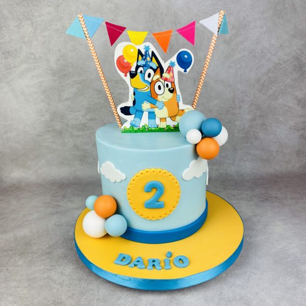 Tarta de cumpleaños de Bluey personalizada, de Bonacasa Cake Design (Madrid)