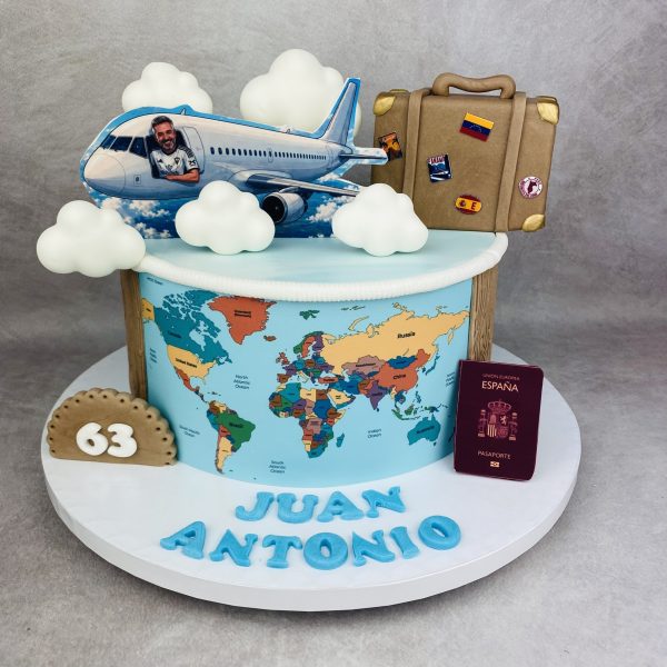 Tarta de cumpleaños para adultos personalizada, de Bonacasa Cake Design (Madrid)